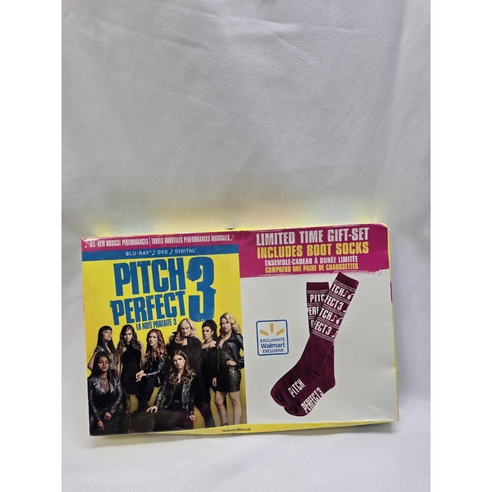 Pitch Perfect 3 (Blu-ray,DVD,Digital 2017) Limited Edition Gift Set With Socks